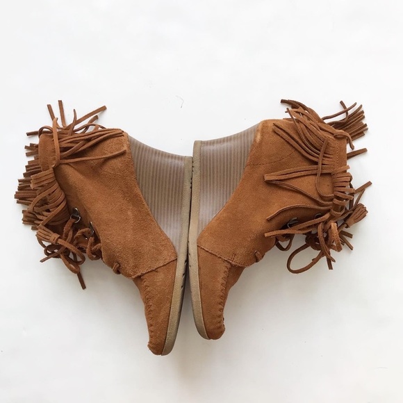 Minnetonka fringe platform short ankle boot Size 9 - Picture 4 of 10